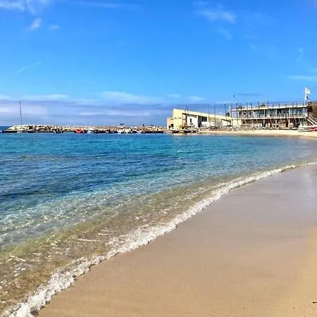 Club Avec Son Jardin A Pour 4 Pers Proche Des Plages Et Commerces Bandol